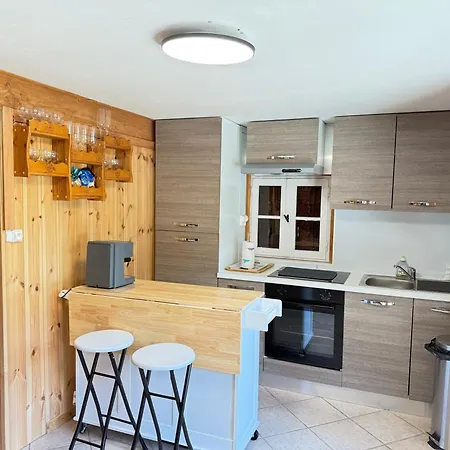 Dans Avec Jardin Apartment