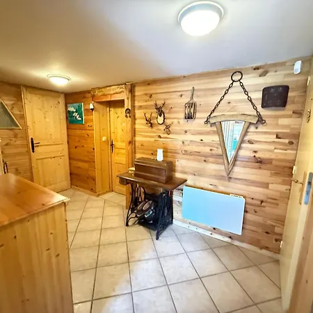 Dans Avec Jardin Apartment